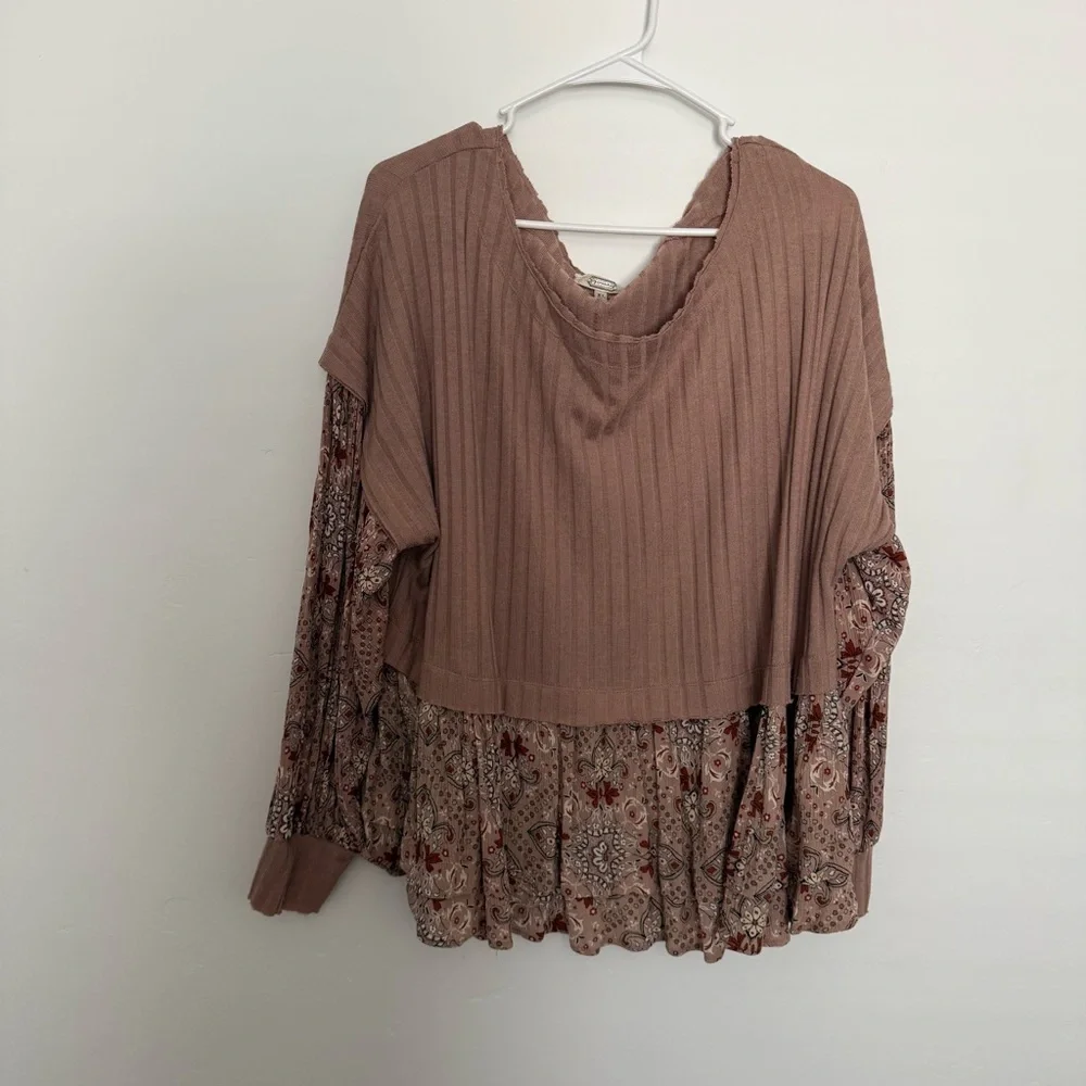 Gimmicks by BKE Brown Floral Blouse - Picture 1 of 4